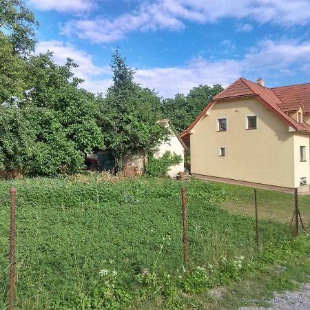 Apartman Pod Kalvariou - Rodinny Dom Banska Stiavnica Bagian luar foto