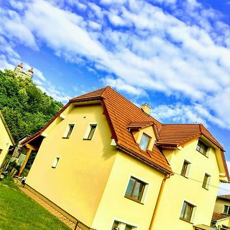 Apartman Pod Kalvariou - Rodinny Dom Banska Stiavnica Bagian luar foto