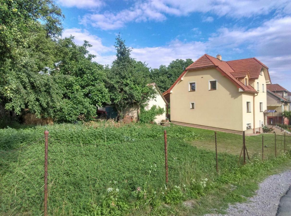 Apartman Pod Kalvariou - Rodinny Dom Banska Stiavnica Bagian luar foto
